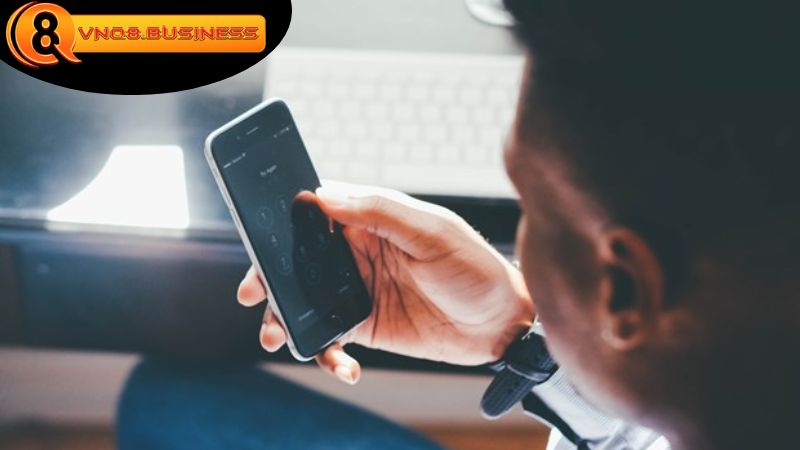 chơi vnq8 trên điện thoại